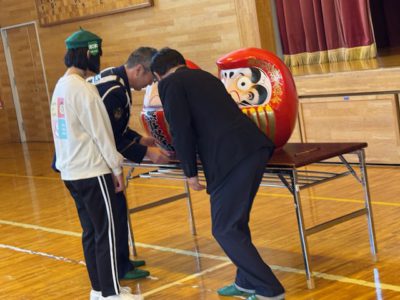 だるま目入れ式を行いました